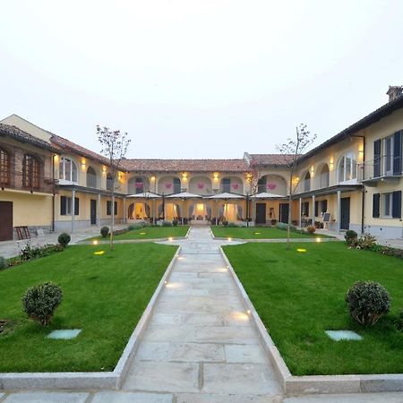 Agriturismo Cascina Varie 卡斯塔尼图 外观 照片