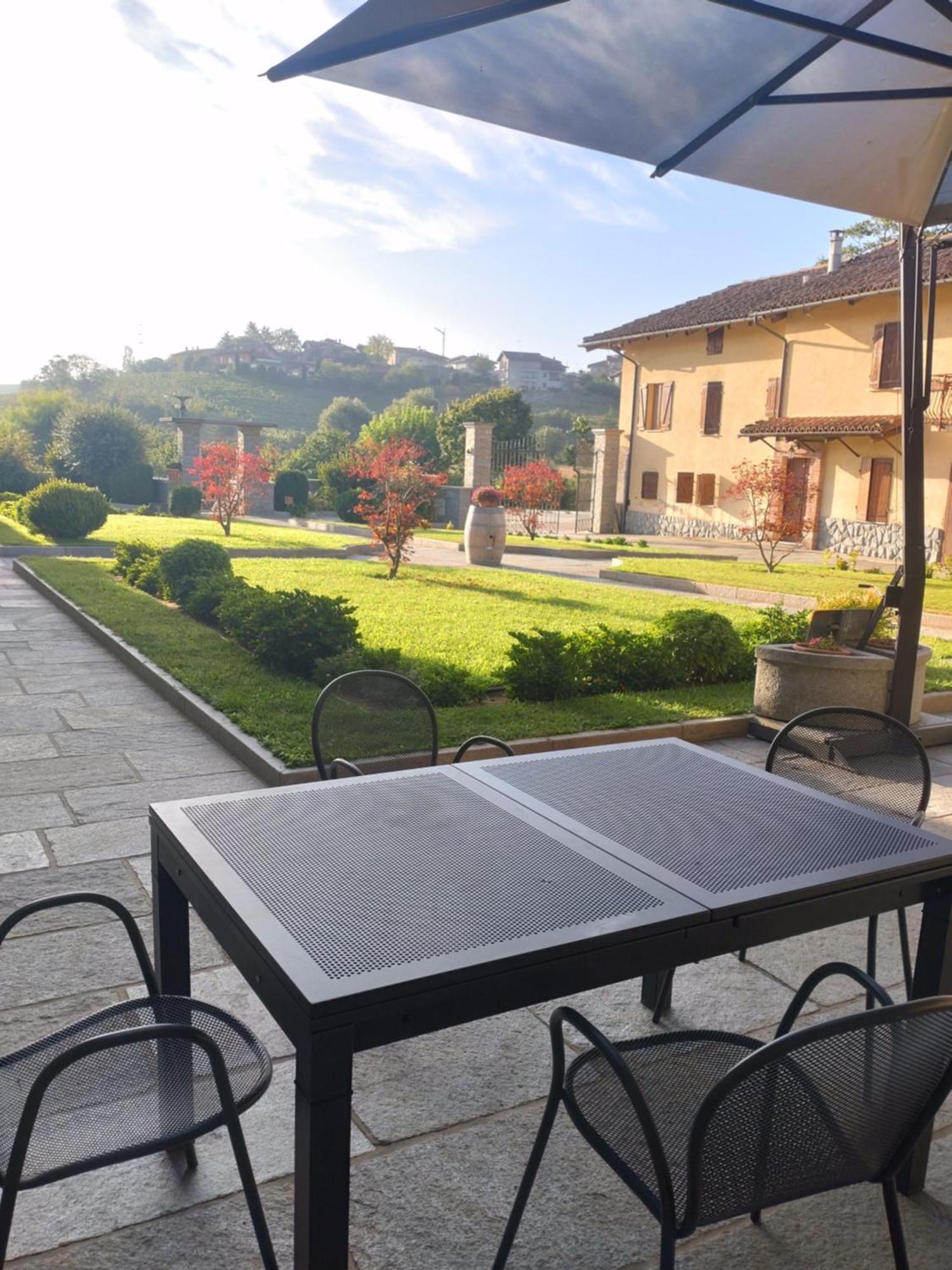 Agriturismo Cascina Varie 卡斯塔尼图 外观 照片