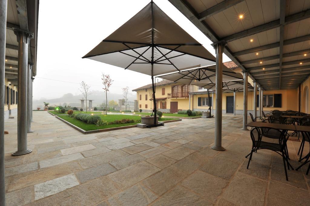 Agriturismo Cascina Varie 卡斯塔尼图 外观 照片