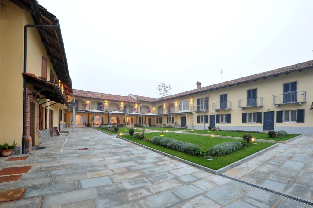 Agriturismo Cascina Varie 卡斯塔尼图 外观 照片
