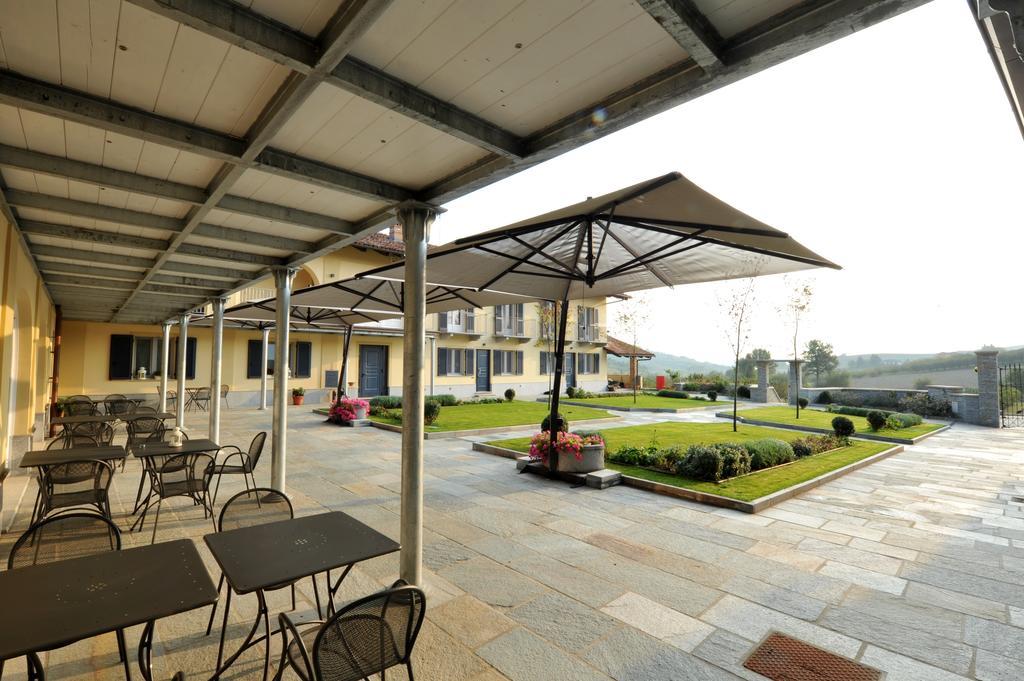 Agriturismo Cascina Varie 卡斯塔尼图 外观 照片