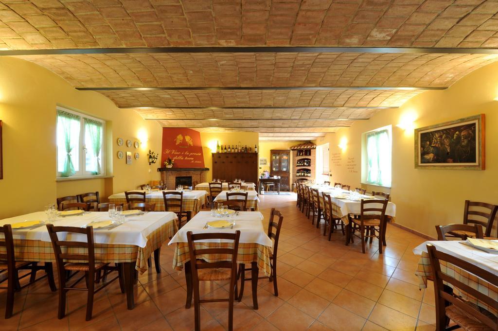 Agriturismo Cascina Varie 卡斯塔尼图 外观 照片